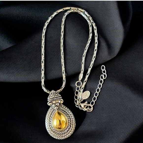 Retired Premier Designs Silver & Gold Two Tone Pendant Necklace - Picture 2 of 9